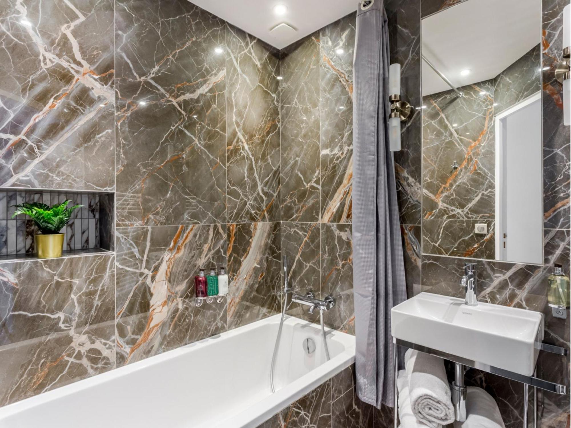 Merveil - Luxury Suite - Marais - Antoine II Parijs Buitenkant foto